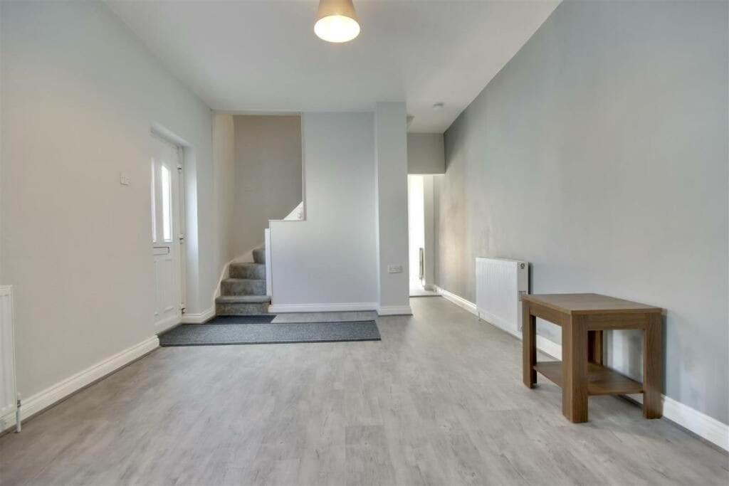 Improved Private House In Central Location Portsmouth Bagian luar foto